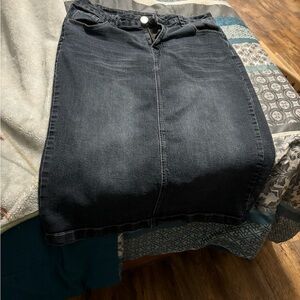 Elegant Dark Denim Pencil Skirt